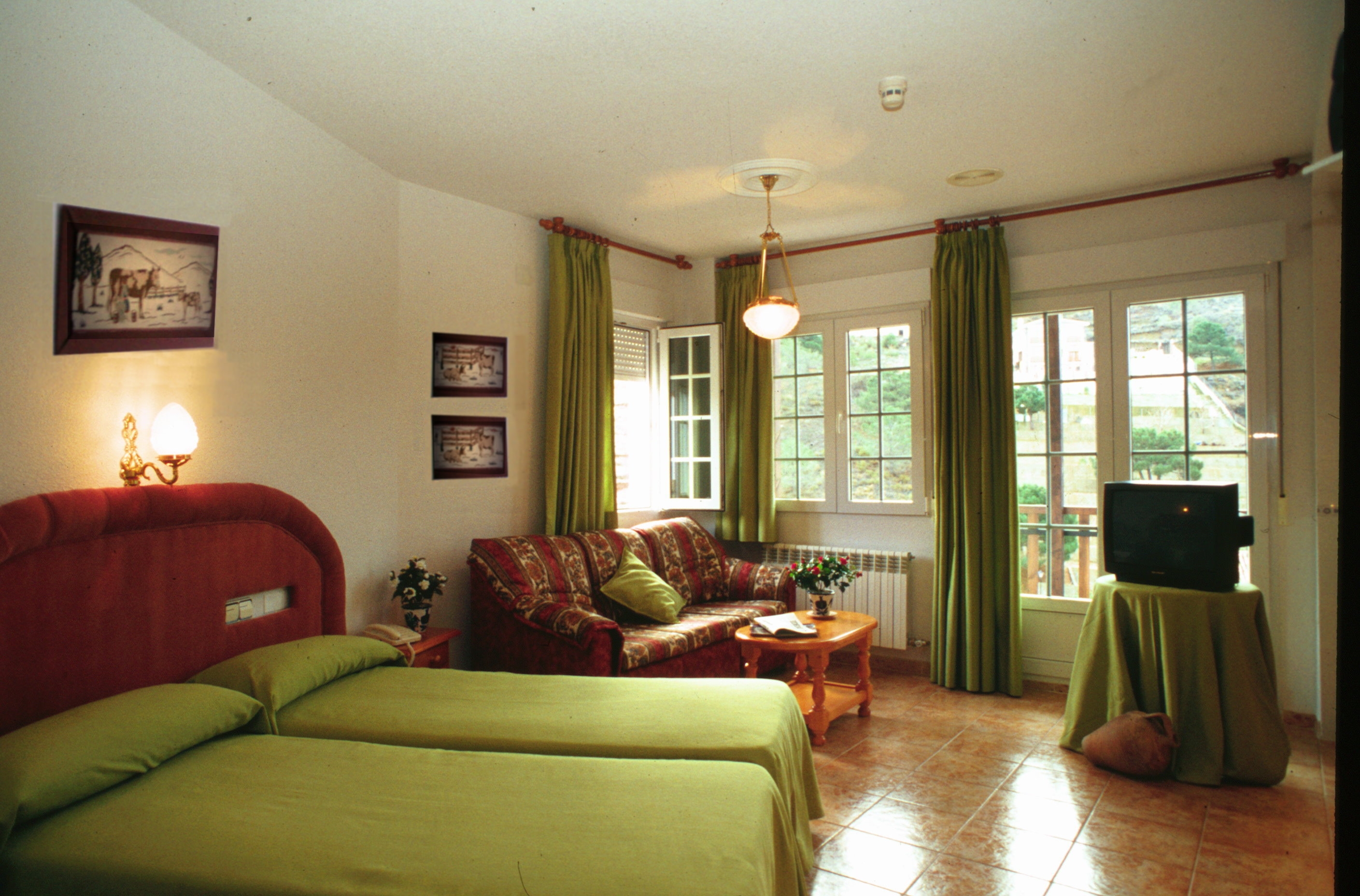 Vista del Estudio , disponible con camas individuales de 90cm o cama de matrimonio 150cm.