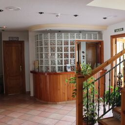 <center><p>Entrada a los Apartamentos Cumbres Verdes.Recepcion las 24h.</p></center>